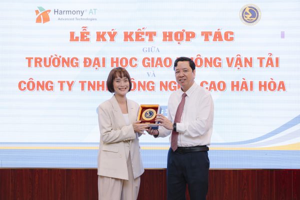 ký kết hợp tác